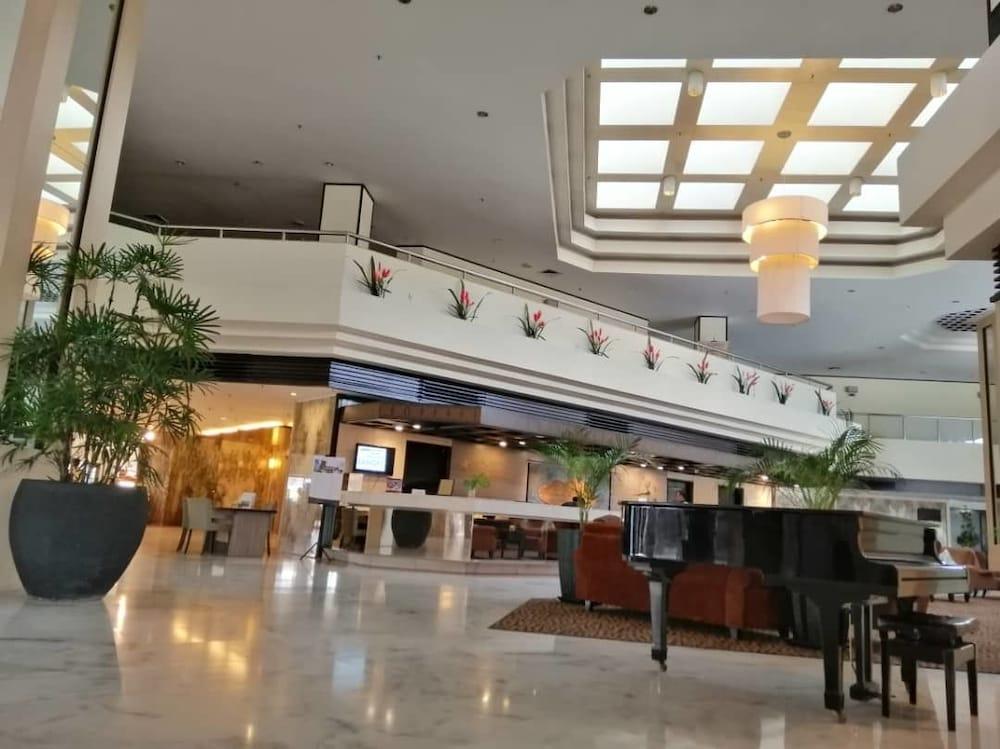 Impiana Hotel Ipoh Buitenkant foto