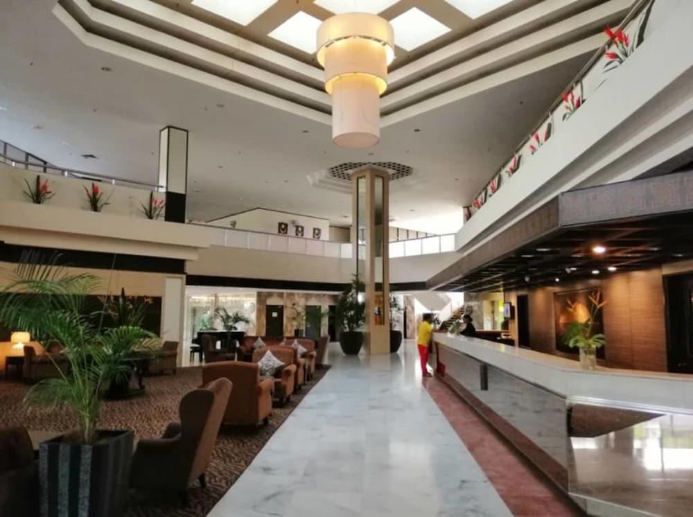 Impiana Hotel Ipoh Buitenkant foto